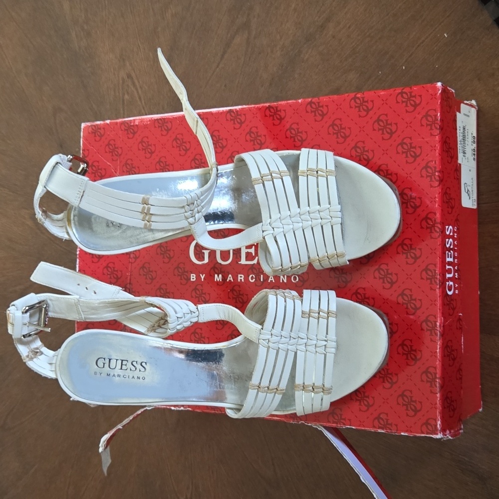 Womens Guess size 7m beige high heel shoes